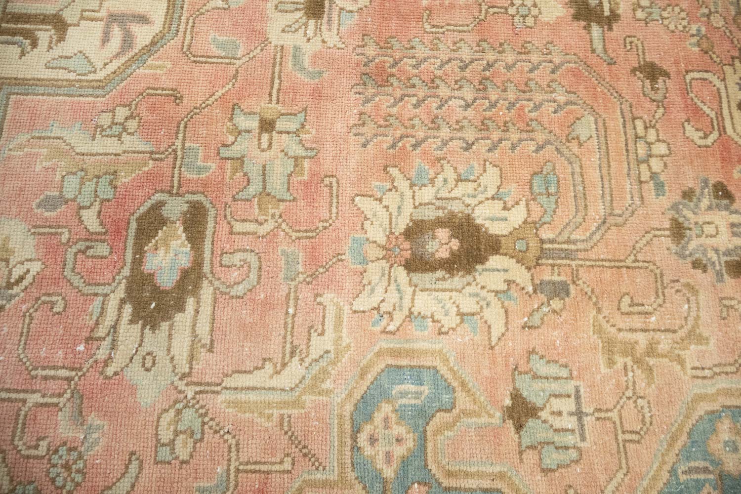 7'4x9'4 Hand Knotted Floral Classic Oriental Wool Rug - Image 9