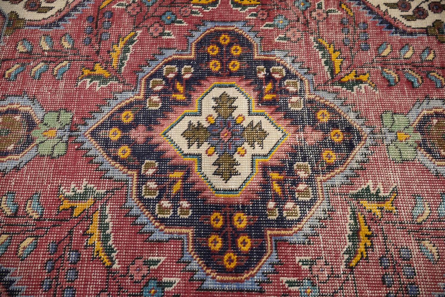 3'4x4'8 Hand Knotted Traditional Floral Oriental Wool Rug - Image 4