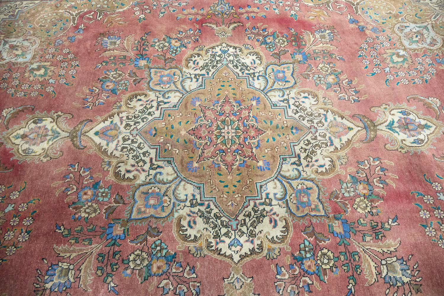 9'9x13'0 Hand Knotted Floral Traditional Wool Oriental Rug - Image 8